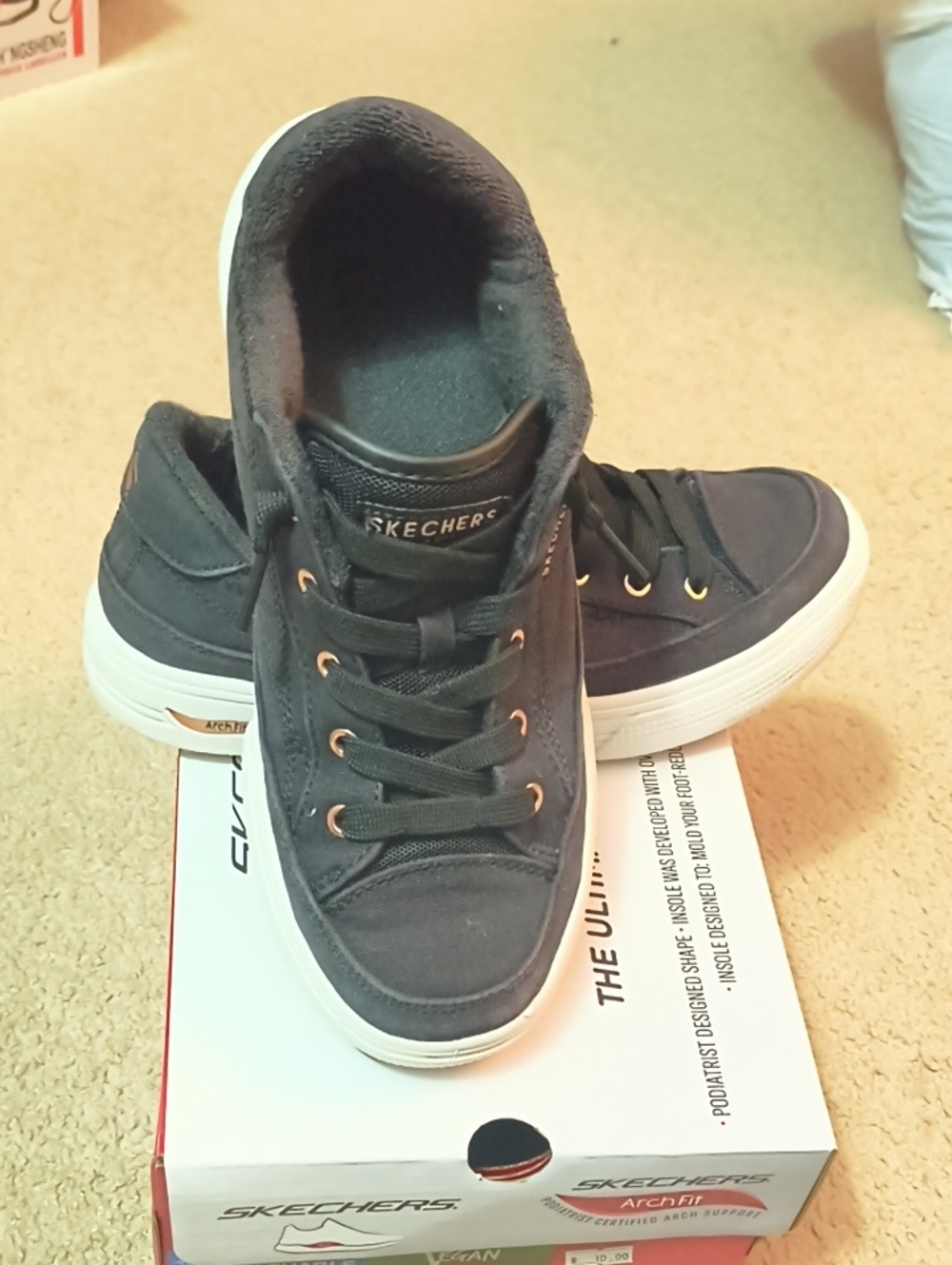 Skechers "Meet Ya There" Canvas ArchFit